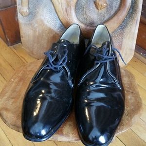Beautiful tuxedo shoe